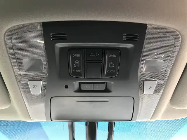 トヨタ アルファードハイブリット SR 秋田県 2016(平28)年 8万km グレーメタリック 4WD/純正9.2型メーカーOPナビ/　(Bluetooth/DVD/Blu-ray)/フルセグTV/両側パワースライドドア/パワーバックドア/パノラミックビューモニター/ビルトインETC/純正12.1型リアエンターテインメントシステム/レーダークルーズコントロール/インテリジェントクリアランスソナー/プリクラッシュセーフティシステム/ビークルスタビリティコントロール/LEDヘッドランプ/オートライト/デュアルオートエアコン/木目調/革巻きコンビステアリング/合皮/ファブリックコンビシート/前席パワーシート/2列目リラックスキャプテンシート/運転席ポジションメモリー/助手席パワーオットマン/純正17インチアルミホイール/スマートエントリー/プッシュスタートシステム/JBLプレミアムサウンドシステム/バルミナ17インチAWスタッドレス積込/禁煙車