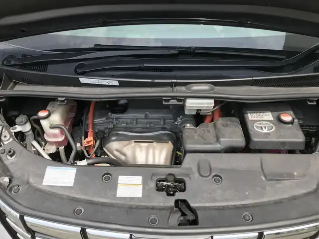 トヨタ アルファードハイブリット SR 秋田県 2016(平28)年 8万km グレーメタリック 4WD/純正9.2型メーカーOPナビ/　(Bluetooth/DVD/Blu-ray)/フルセグTV/両側パワースライドドア/パワーバックドア/パノラミックビューモニター/ビルトインETC/純正12.1型リアエンターテインメントシステム/レーダークルーズコントロール/インテリジェントクリアランスソナー/プリクラッシュセーフティシステム/ビークルスタビリティコントロール/LEDヘッドランプ/オートライト/デュアルオートエアコン/木目調/革巻きコンビステアリング/合皮/ファブリックコンビシート/前席パワーシート/2列目リラックスキャプテンシート/運転席ポジションメモリー/助手席パワーオットマン/純正17インチアルミホイール/スマートエントリー/プッシュスタートシステム/JBLプレミアムサウンドシステム/バルミナ17インチAWスタッドレス積込/禁煙車