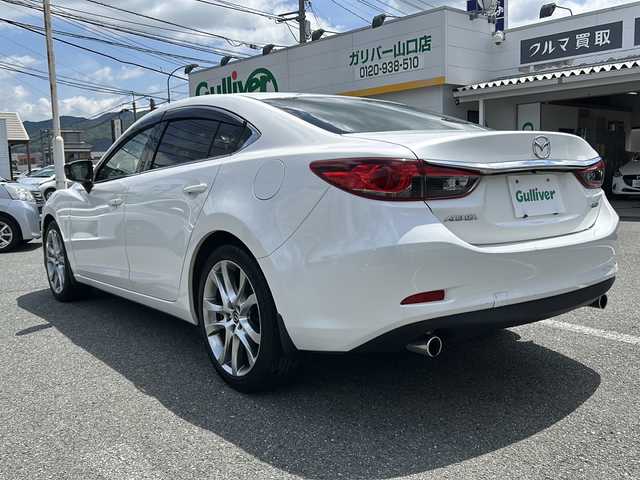 マツダ アテンザ セダン XD Lパッケージ 山口県 2013(平25)年 7.2万km スノーフレイクホワイトパールマイカ 社外ナビ/DVD/CD/BT/フルセグTV/バックカメラ/白レザーシート/前席パワーシート/シートヒーター/純正HIDヘッドライト/純正フォグランプ/オートライト/純正１９インチアルミホイール/革巻きステアリング/ステアリングスイッチ/パドルシフト/レーダークルーズコントロール/RVM/LKA/横滑り防止/スマートキー/ビルトインETC/純正フロアマット/純正ドアバイザー/電動格納ドアミラー