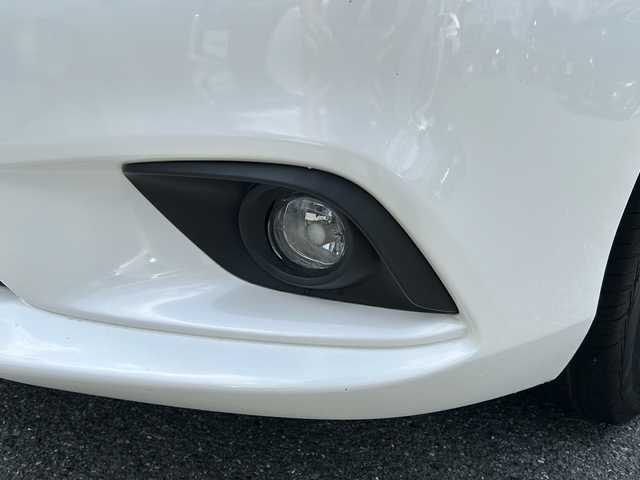 マツダ アテンザ セダン XD Lパッケージ 山口県 2013(平25)年 7.2万km スノーフレイクホワイトパールマイカ 社外ナビ/DVD/CD/BT/フルセグTV/バックカメラ/白レザーシート/前席パワーシート/シートヒーター/純正HIDヘッドライト/純正フォグランプ/オートライト/純正１９インチアルミホイール/革巻きステアリング/ステアリングスイッチ/パドルシフト/レーダークルーズコントロール/RVM/LKA/横滑り防止/スマートキー/ビルトインETC/純正フロアマット/純正ドアバイザー/電動格納ドアミラー