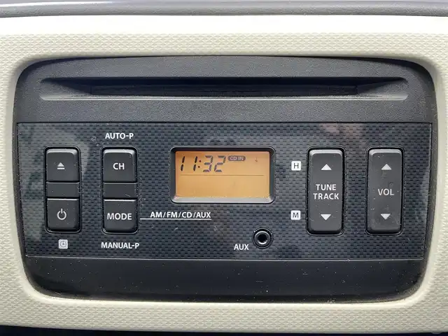 スズキ アルト L 沖縄県 2016(平28)年 8万km フィズブルーパールメタリック 純正オーディオ　/（ＡＭ／ＦＭ／ＣＤ／ＡＵＸ）　/アイドリングストップ　/横滑り防止装置　/運転席シートヒーター　/ハロゲンヘッドライト　/ヘッドライトレベライザー　/ドアバイザー　/フロアマット　/ホイールキャップ　/禁煙