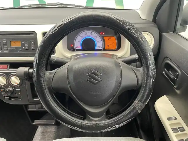 スズキ アルト L 沖縄県 2016(平28)年 8万km フィズブルーパールメタリック 純正オーディオ　/（ＡＭ／ＦＭ／ＣＤ／ＡＵＸ）　/アイドリングストップ　/横滑り防止装置　/運転席シートヒーター　/ハロゲンヘッドライト　/ヘッドライトレベライザー　/ドアバイザー　/フロアマット　/ホイールキャップ　/禁煙