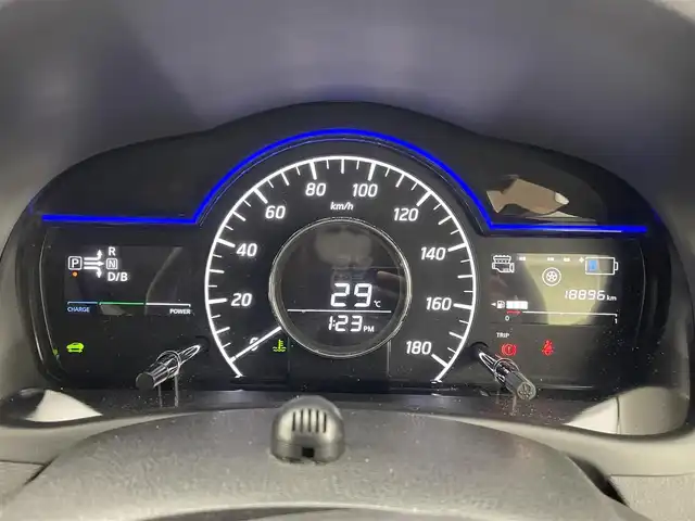 日産 ノート e－パワー X 茨城県 2017(平29)年 1.9万km ダークメタルグレー 純正ナビ/全周囲カメラ/フルセグ/衝突被害軽減ブレーキ/車線逸脱抑制装置/ソナー/デジタルインナーミラー/ETC/ドラレコ/純正15インチAW/スマートキー