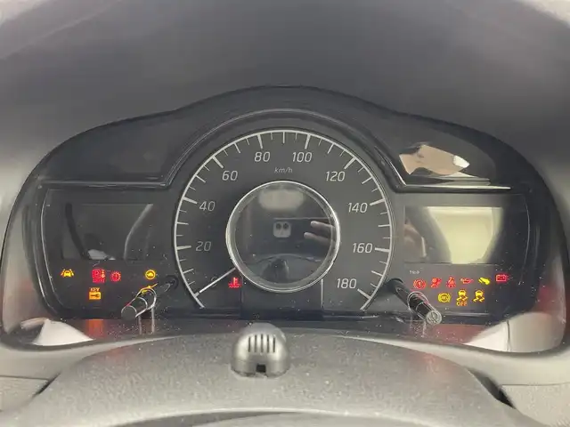 日産 ノート e－パワー X 茨城県 2017(平29)年 1.9万km ダークメタルグレー 純正ナビ/全周囲カメラ/フルセグ/衝突被害軽減ブレーキ/車線逸脱抑制装置/ソナー/デジタルインナーミラー/ETC/ドラレコ/純正15インチAW/スマートキー