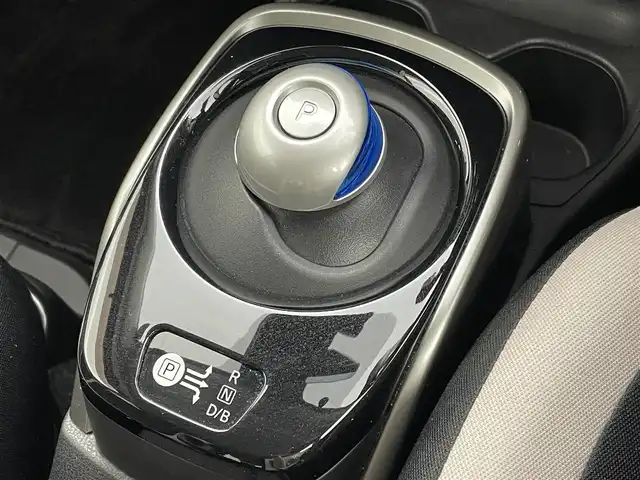 日産 ノート e－パワー X 茨城県 2017(平29)年 1.9万km ダークメタルグレー 純正ナビ/全周囲カメラ/フルセグ/衝突被害軽減ブレーキ/車線逸脱抑制装置/ソナー/デジタルインナーミラー/ETC/ドラレコ/純正15インチAW/スマートキー