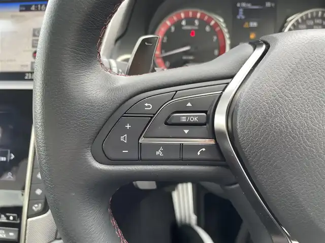 日産 スカイライン ニスモ 東京都 2024(令6)年 0.7万km グレー 1000台限定車/360°セーフティアシスト/・インテリジェントエマージェンシーブレーキ/・インテリジェントFCW（前方衝突予測警報）/・踏み間違い衝突防止アシスト/・インテリジェントBSI（後側方衝突防止支援システム）/・BSW（後側方車両検知警報）/・インテリジェント LI（車線逸脱防止支援システム）/・LDW（車線逸脱警報）/・インテリジェント BUI（後退時衝突防止支援システム）/・ハイビームアシスト/メーカーナビ/・フルセグTV/・CD/DVD/BT/・Applecarplay/USB/・AM.FM/アラウンドビューモニター/BOSEサウンド/ビルトインETC/純正ドライブレコーダー/パドルシフト/革巻きステアリング/ステアリングスイッチ/D席メモリ付パワーシート/前席パワーシート/前席シートヒーター/LEDヘッドライト/F/Rフォグランプ/オートライト/スマートキー×2/プッシュスタート/純正19インチAW/純正フロアマット/ドアバイザー/新車保証書/取扱説明書