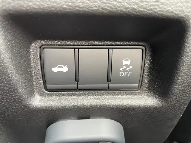 日産 スカイライン ニスモ 東京都 2024(令6)年 0.7万km グレー 1000台限定車/360°セーフティアシスト/・インテリジェントエマージェンシーブレーキ/・インテリジェントFCW（前方衝突予測警報）/・踏み間違い衝突防止アシスト/・インテリジェントBSI（後側方衝突防止支援システム）/・BSW（後側方車両検知警報）/・インテリジェント LI（車線逸脱防止支援システム）/・LDW（車線逸脱警報）/・インテリジェント BUI（後退時衝突防止支援システム）/・ハイビームアシスト/メーカーナビ/・フルセグTV/・CD/DVD/BT/・Applecarplay/USB/・AM.FM/アラウンドビューモニター/BOSEサウンド/ビルトインETC/純正ドライブレコーダー/パドルシフト/革巻きステアリング/ステアリングスイッチ/D席メモリ付パワーシート/前席パワーシート/前席シートヒーター/LEDヘッドライト/F/Rフォグランプ/オートライト/スマートキー×2/プッシュスタート/純正19インチAW/純正フロアマット/ドアバイザー/新車保証書/取扱説明書