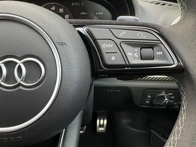 アウディ ＲＳ３ スポーツバック 石川県 2018(平30)年 3.1万km パール 4WD/衝突軽減ブレーキ/純正メモリナビ/バックカメラ/フルセグTV/AppleCarPlay/Bluetooth/CD/DVD/USB/AUX/Bang＆Olfsenサウンド/バーチャルコックピット/アダプティブクルーズコントロール/サイドアシスト/クリアランスソナー/オートライト/オートマチックハイビーム/LEDヘッドライト/フォグランプ/電動格納ミラー/黒革シート/パワーシート/シートヒーター/ETC/パドルシフト