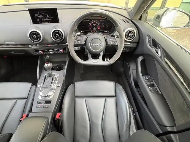 アウディ ＲＳ３ スポーツバック 石川県 2018(平30)年 3.1万km パール 4WD/衝突軽減ブレーキ/純正メモリナビ/バックカメラ/フルセグTV/AppleCarPlay/Bluetooth/CD/DVD/USB/AUX/Bang＆Olfsenサウンド/バーチャルコックピット/アダプティブクルーズコントロール/サイドアシスト/クリアランスソナー/オートライト/オートマチックハイビーム/LEDヘッドライト/フォグランプ/電動格納ミラー/黒革シート/パワーシート/シートヒーター/ETC/パドルシフト