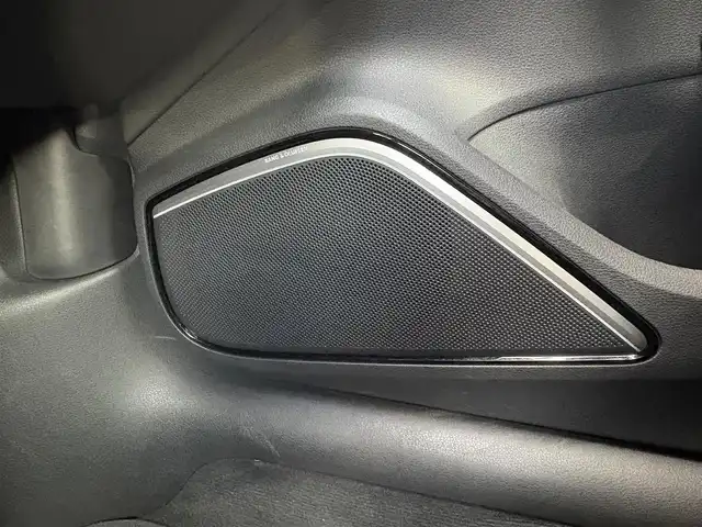 アウディ ＲＳ３ スポーツバック 石川県 2018(平30)年 3.1万km パール 4WD/衝突軽減ブレーキ/純正メモリナビ/バックカメラ/フルセグTV/AppleCarPlay/Bluetooth/CD/DVD/USB/AUX/Bang＆Olfsenサウンド/バーチャルコックピット/アダプティブクルーズコントロール/サイドアシスト/クリアランスソナー/オートライト/オートマチックハイビーム/LEDヘッドライト/フォグランプ/電動格納ミラー/黒革シート/パワーシート/シートヒーター/ETC/パドルシフト
