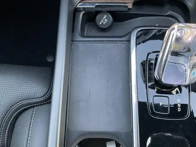 ボルボ ボルボ ＸＣ６０ アルティメット B5 AWD 熊本県 2022(令4)年 5万km クリスタルホワイトP ・スマートキー/・プッシュスタート/・パノラマサンルーフ/・Pilot Assist/・レーンキープエイド/・ロードサインインフォメーション/・前車発進通知/・衝突回避/・パーキングアシスト/・ブラインドスポットモニター/・ドライバーアラート/・クロストラフィックアラート/・レーンアシスト/・クルーズコントロール(追従式)/・黒革シート/・前席パワーシート/・全席シートヒーター /・前席シートヒーター /・ハンドルヒーター /・純正メモリナビ/　【Bluetooth・USB・AppleCarPlay・AndroidAuto】/・harman/kardonサウンドシステム/・全方位カメラ/・ETC/・ワイヤレス充電/・ドライブレコーダー(前後録画)/・パワーバックドア/・LEDヘッドランプ/・LEDフォグランプ/・純正マット