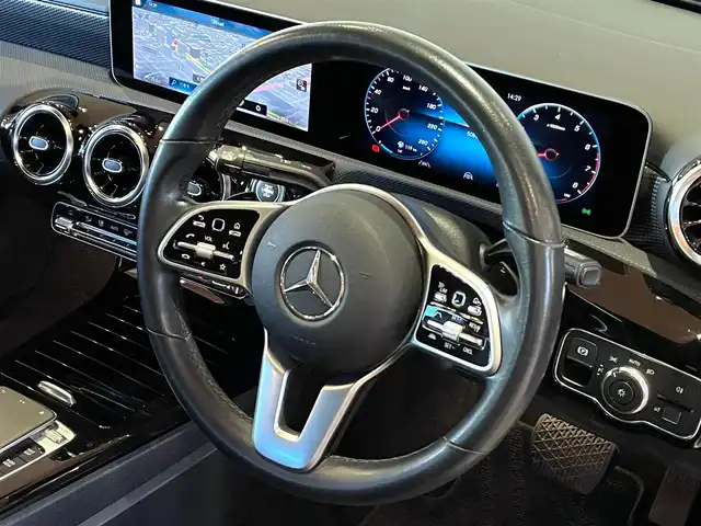メルセデス・ベンツ Ｍ・ベンツ Ａ２５０ 4MATIC 道央・札幌 2019(令1)年 5.1万km デジタルホワイト メタリックペイント/レーダーセーフティパッケージ/　・ACC/　・PRE-SAFE/　・ブラインドスポットアシスト/　・ステアリングアシスト/　・アクティブブレーキアシスト/ナビゲーションパッケージ/　・フルセグTV/　・USB/Bluetooth/　・バックカメラ/　・パークトロニック/　・パーキングアシスト/ハーフレザーシート/シートヒーター/メモリー付フルパワーシート/LEDヘッドライト