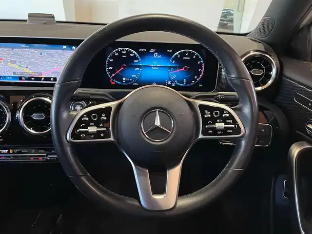 メルセデス・ベンツ Ｍ・ベンツ Ａ２５０ 4MATIC 道央・札幌 2019(令1)年 5.1万km デジタルホワイト メタリックペイント/レーダーセーフティパッケージ/　・ACC/　・PRE-SAFE/　・ブラインドスポットアシスト/　・ステアリングアシスト/　・アクティブブレーキアシスト/ナビゲーションパッケージ/　・フルセグTV/　・USB/Bluetooth/　・バックカメラ/　・パークトロニック/　・パーキングアシスト/ハーフレザーシート/シートヒーター/メモリー付フルパワーシート/LEDヘッドライト