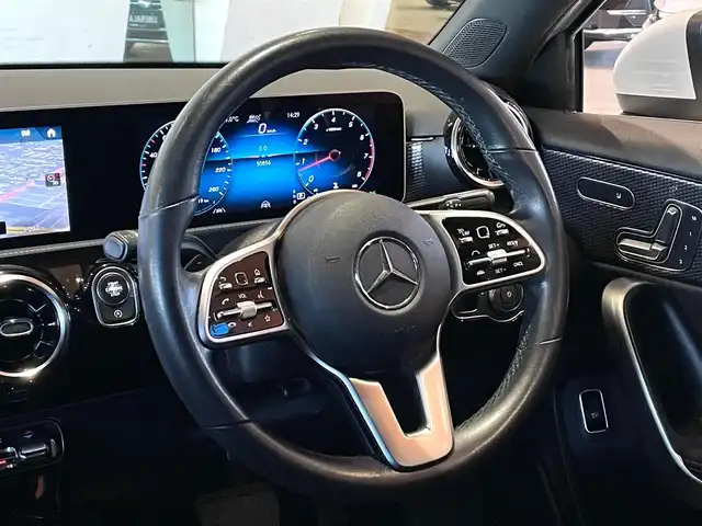 メルセデス・ベンツ Ｍ・ベンツ Ａ２５０ 4MATIC 道央・札幌 2019(令1)年 5.1万km デジタルホワイト メタリックペイント/レーダーセーフティパッケージ/　・ACC/　・PRE-SAFE/　・ブラインドスポットアシスト/　・ステアリングアシスト/　・アクティブブレーキアシスト/ナビゲーションパッケージ/　・フルセグTV/　・USB/Bluetooth/　・バックカメラ/　・パークトロニック/　・パーキングアシスト/ハーフレザーシート/シートヒーター/メモリー付フルパワーシート/LEDヘッドライト