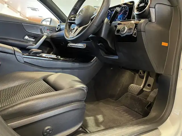 メルセデス・ベンツ Ｍ・ベンツ Ａ２５０ 4MATIC 道央・札幌 2019(令1)年 5.1万km デジタルホワイト メタリックペイント/レーダーセーフティパッケージ/　・ACC/　・PRE-SAFE/　・ブラインドスポットアシスト/　・ステアリングアシスト/　・アクティブブレーキアシスト/ナビゲーションパッケージ/　・フルセグTV/　・USB/Bluetooth/　・バックカメラ/　・パークトロニック/　・パーキングアシスト/ハーフレザーシート/シートヒーター/メモリー付フルパワーシート/LEDヘッドライト