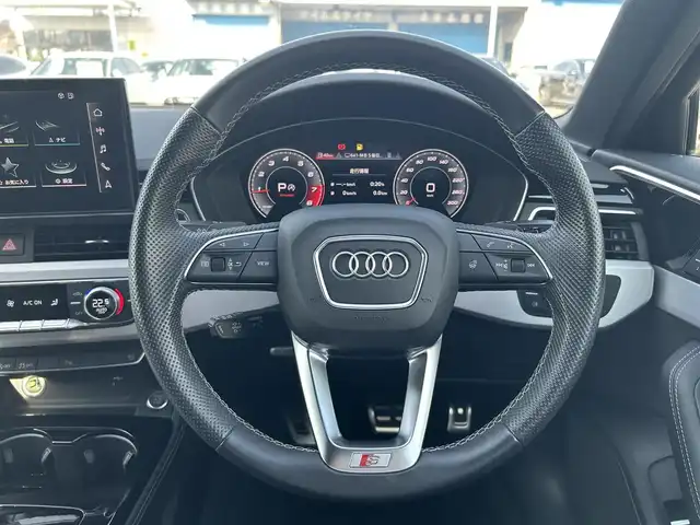 アウディ Ａ４ 45TFSIクワトロ Sライン 滋賀県 2021(令3)年 3.5万km デイトナグレーパールエフェクト Sラインプラスパッケージ/バーチャルコックピット/RSタイプグリル/ハーフレザー/・パワーシート/・全席シートヒーター /ACC/サイドアシスト/純正ナビ（DTV/BT/USB/CarPlay）/バックカメラ/コーナーセンサー /純正LEDヘッドライト/純正18インチAW