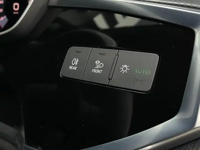 アウディ Ｑ３ 40TDIクワトロ Sライン 長野県 2020(令2)年 1.6万km 黒 パノラマサンルーフ /ブラックスタイリングパッケージ /Bang＆Olufsenサウンド/MMIナビ /プラスパッケージ(黒革/アンビエントライト/19インチAW)/ベーシックパッケージ(シートヒーター/PWシート/PWバックドア/HOLDアシスト) /バーチャルCP