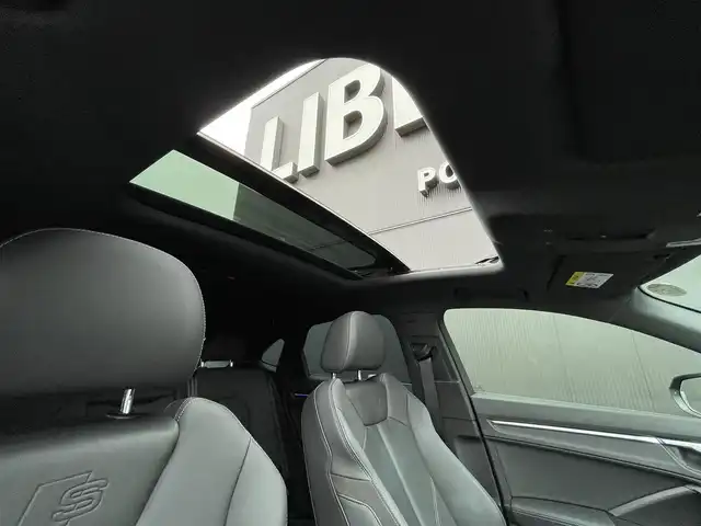 アウディ Ｑ３ 40TDIクワトロ Sライン 長野県 2020(令2)年 1.6万km 黒 パノラマサンルーフ /ブラックスタイリングパッケージ /Bang＆Olufsenサウンド/MMIナビ /プラスパッケージ(黒革/アンビエントライト/19インチAW)/ベーシックパッケージ(シートヒーター/PWシート/PWバックドア/HOLDアシスト) /バーチャルCP