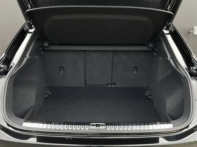 アウディ Ｑ３ 40TDIクワトロ Sライン 長野県 2020(令2)年 1.6万km 黒 パノラマサンルーフ /ブラックスタイリングパッケージ /Bang＆Olufsenサウンド/MMIナビ /プラスパッケージ(黒革/アンビエントライト/19インチAW)/ベーシックパッケージ(シートヒーター/PWシート/PWバックドア/HOLDアシスト) /バーチャルCP