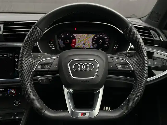 アウディ Ｑ３ 40TDIクワトロ Sライン 長野県 2020(令2)年 1.6万km 黒 パノラマサンルーフ /ブラックスタイリングパッケージ /Bang＆Olufsenサウンド/MMIナビ /プラスパッケージ(黒革/アンビエントライト/19インチAW)/ベーシックパッケージ(シートヒーター/PWシート/PWバックドア/HOLDアシスト) /バーチャルCP