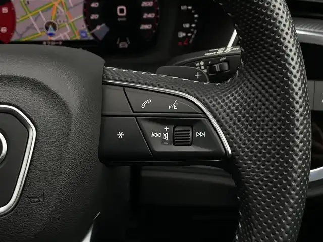 アウディ Ｑ３ 40TDIクワトロ Sライン 長野県 2020(令2)年 1.6万km 黒 パノラマサンルーフ /ブラックスタイリングパッケージ /Bang＆Olufsenサウンド/MMIナビ /プラスパッケージ(黒革/アンビエントライト/19インチAW)/ベーシックパッケージ(シートヒーター/PWシート/PWバックドア/HOLDアシスト) /バーチャルCP