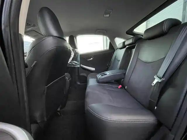 トヨタ プリウス G 大阪府 2013(平25)年 5.2万km ブラック 純正ナビ　/   フルセグTV/CD/DVD/Bluetooth/バックモニター/横滑り防止装置 /クルーズコントロール /アイドリングストップ /パワーシート/社外１５インチアルミホイール　/純正フロアマット/プッシュスタート  /スマートキー/ハーフレザーシート /ビルトインETC