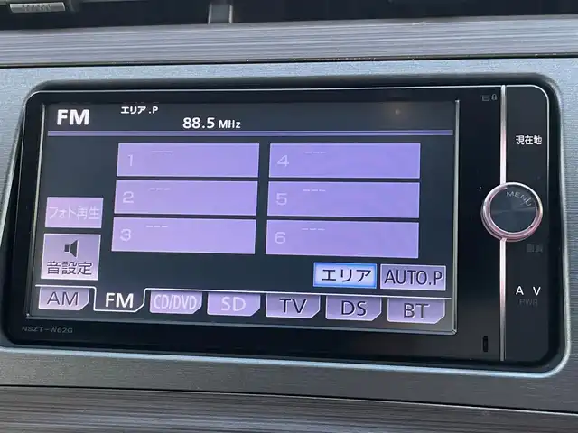 トヨタ プリウス G 大阪府 2013(平25)年 5.2万km ブラック 純正ナビ　/   フルセグTV/CD/DVD/Bluetooth/バックモニター/横滑り防止装置 /クルーズコントロール /アイドリングストップ /パワーシート/社外１５インチアルミホイール　/純正フロアマット/プッシュスタート  /スマートキー/ハーフレザーシート /ビルトインETC