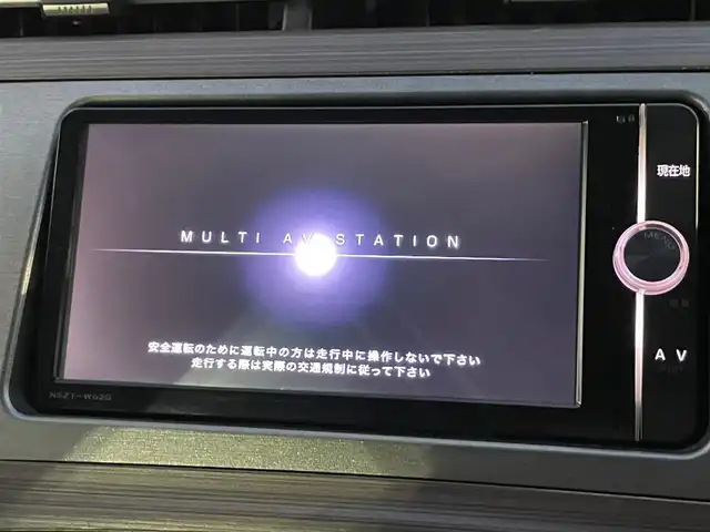 トヨタ プリウス G 大阪府 2013(平25)年 5.2万km ブラック 純正ナビ　/   フルセグTV/CD/DVD/Bluetooth/バックモニター/横滑り防止装置 /クルーズコントロール /アイドリングストップ /パワーシート/社外１５インチアルミホイール　/純正フロアマット/プッシュスタート  /スマートキー/ハーフレザーシート /ビルトインETC