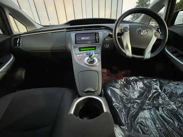 トヨタ プリウス G 大阪府 2013(平25)年 5.2万km ブラック 純正ナビ　/   フルセグTV/CD/DVD/Bluetooth/バックモニター/横滑り防止装置 /クルーズコントロール /アイドリングストップ /パワーシート/社外１５インチアルミホイール　/純正フロアマット/プッシュスタート  /スマートキー/ハーフレザーシート /ビルトインETC