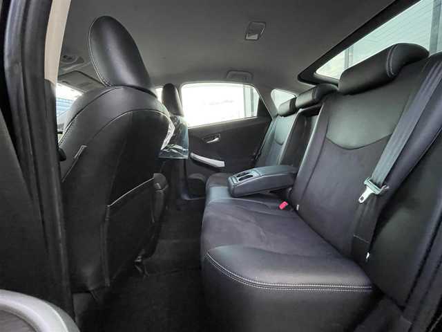 トヨタ プリウス G 神奈川県 2013(平25)年 5.2万km ブラック 純正ナビ　/   フルセグTV/CD/DVD/Bluetooth/バックモニター/横滑り防止装置 /クルーズコントロール /アイドリングストップ /パワーシート/社外１５インチアルミホイール　/純正フロアマット/プッシュスタート  /スマートキー/ハーフレザーシート /ビルトインETC