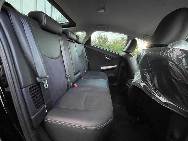 トヨタ プリウス G 神奈川県 2013(平25)年 5.2万km ブラック 純正ナビ　/   フルセグTV/CD/DVD/Bluetooth/バックモニター/横滑り防止装置 /クルーズコントロール /アイドリングストップ /パワーシート/社外１５インチアルミホイール　/純正フロアマット/プッシュスタート  /スマートキー/ハーフレザーシート /ビルトインETC