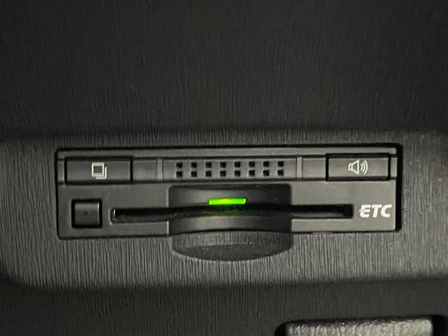 トヨタ プリウス G 神奈川県 2013(平25)年 5.2万km ブラック 純正ナビ　/   フルセグTV/CD/DVD/Bluetooth/バックモニター/横滑り防止装置 /クルーズコントロール /アイドリングストップ /パワーシート/社外１５インチアルミホイール　/純正フロアマット/プッシュスタート  /スマートキー/ハーフレザーシート /ビルトインETC