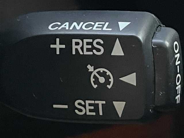 トヨタ プリウス G 神奈川県 2013(平25)年 5.2万km ブラック 純正ナビ　/   フルセグTV/CD/DVD/Bluetooth/バックモニター/横滑り防止装置 /クルーズコントロール /アイドリングストップ /パワーシート/社外１５インチアルミホイール　/純正フロアマット/プッシュスタート  /スマートキー/ハーフレザーシート /ビルトインETC