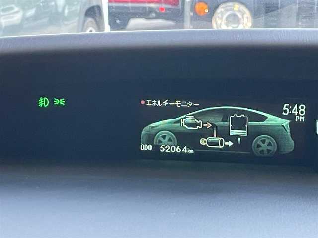 トヨタ プリウス G 神奈川県 2013(平25)年 5.2万km ブラック 純正ナビ　/   フルセグTV/CD/DVD/Bluetooth/バックモニター/横滑り防止装置 /クルーズコントロール /アイドリングストップ /パワーシート/社外１５インチアルミホイール　/純正フロアマット/プッシュスタート  /スマートキー/ハーフレザーシート /ビルトインETC