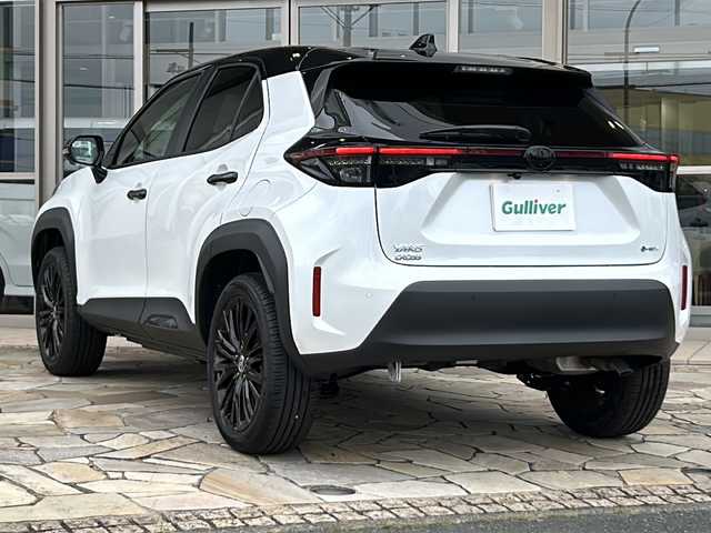 トヨタ ヤリスクロス ハイブリッド Z ウルバーノ 静岡県 2025(令7)年 0.1千km ブラックマイカ/プラチナホワイトパールマイカ トヨタセーフティセンス/・プリクラッシュセーフティ/・レーンキープアシスト/・ブラインドスポットモニター/・レーダークルーズコントロール/・コーナーセンサー/・オートハイビーム/・パーキングアシスト/純正ディスプレイオーディオナビ/・フルゼグTV/・Bluetooth/HDMI/ミラーキャスト/ラジオ/主要装備/・オートホールド/・パワーバックドア/・オートライト/・ステアリングリモコン/・シートヒーター/・ETC2.0/・全方位カメラ/・ハーフレーザーシート