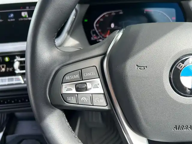 ＢＭＷ ＢＭＷ １１８ｄ 石川県 2021(令3)年 2.9万km 白 純正HDDナビ/　Bluetooth・AM/FM・USB・AppleCarPlay/全方位カメラ/ETC/前後ドライブレコーダー/アダプティブクルーズコントロール/ブラインドスポットモニター/パワーシート（D席）/シートメモリー/AUTO HOLD/アンチロック・ブレーキ・システム/衝突被害軽減システム/横滑り防止装置/前後コーナーセンサー/盗難防止装置/パーキングアシスト/アイドリングストップ/エアバッグ（W）/カーテンエアバッグ/純正アルミホイール/純正フロアマット/LEDヘッドライト/スマートキー/プッシュスタート/スペアキー×1