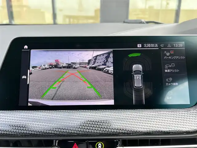 ＢＭＷ ＢＭＷ １１８ｄ 石川県 2021(令3)年 2.9万km 白 純正HDDナビ/　Bluetooth・AM/FM・USB・AppleCarPlay/全方位カメラ/ETC/前後ドライブレコーダー/アダプティブクルーズコントロール/ブラインドスポットモニター/パワーシート（D席）/シートメモリー/AUTO HOLD/アンチロック・ブレーキ・システム/衝突被害軽減システム/横滑り防止装置/前後コーナーセンサー/盗難防止装置/パーキングアシスト/アイドリングストップ/エアバッグ（W）/カーテンエアバッグ/純正アルミホイール/純正フロアマット/LEDヘッドライト/スマートキー/プッシュスタート/スペアキー×1