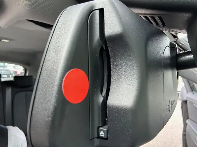 ＢＭＷ ＢＭＷ １１８ｄ 石川県 2021(令3)年 2.9万km 白 純正HDDナビ/　Bluetooth・AM/FM・USB・AppleCarPlay/全方位カメラ/ETC/前後ドライブレコーダー/アダプティブクルーズコントロール/ブラインドスポットモニター/パワーシート（D席）/シートメモリー/AUTO HOLD/アンチロック・ブレーキ・システム/衝突被害軽減システム/横滑り防止装置/前後コーナーセンサー/盗難防止装置/パーキングアシスト/アイドリングストップ/エアバッグ（W）/カーテンエアバッグ/純正アルミホイール/純正フロアマット/LEDヘッドライト/スマートキー/プッシュスタート/スペアキー×1