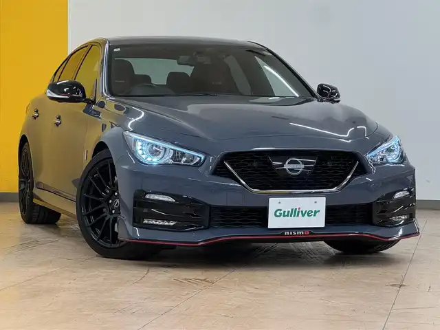 日産 スカイライン ニスモリミテッド 群馬県 2024(令6)年 0.9万km グレー 安全装備/・衝突軽減ブレーキ/・アラウンドビューモニター/・前後コーナーセンサー/・車線逸脱装置/・クルーズコントロール/・ブラインドスポット/・横滑り防止/・オートライト/・オートハイビーム/メーカー純正ナビ/・AM/FM/フルセグTV/・Bluetooth/SD/・CD/DVD/AUX/MSV/レカロシート/パドルシフト/サンルーフ/LEDヘッドライト/LEDフォグランプ/純正前後ドライブレコーダー/純正ETC2.0/純正フロアマット/プッシュスタート/スマートキー