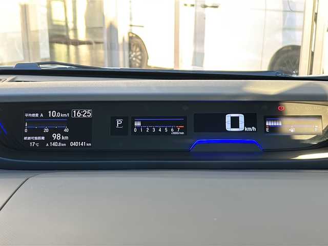 ホンダ フリード G ホンダセンシング 静岡県 2021(令3)年 4.1万km プラチナホワイトパール 純正ナビ/DVD/CD/AM/FM/フルセグ/SD/Bluetooth/USB/ipod/HDMI/主要装備/・純正ナビ　/・コーナーセンサー　/・バックカメラ　/・ＥＴＣ　/・オートライト　/・レーダークルコン　/・両側パワースライドドア　/・ドライブレコーダー　/・プッシュスタート　/・ＬＥＤヘッドライト　/・レーンキープ　/・シートヒーター/・衝突軽減システム/・盗難防止装置/・横滑り防止装置/・純正アルミホイール/・ウォークスルー