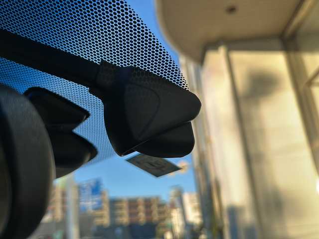 ホンダ フリード G ホンダセンシング 静岡県 2021(令3)年 4.1万km プラチナホワイトパール 純正ナビ/DVD/CD/AM/FM/フルセグ/SD/Bluetooth/USB/ipod/HDMI/主要装備/・純正ナビ　/・コーナーセンサー　/・バックカメラ　/・ＥＴＣ　/・オートライト　/・レーダークルコン　/・両側パワースライドドア　/・ドライブレコーダー　/・プッシュスタート　/・ＬＥＤヘッドライト　/・レーンキープ　/・シートヒーター/・衝突軽減システム/・盗難防止装置/・横滑り防止装置/・純正アルミホイール/・ウォークスルー