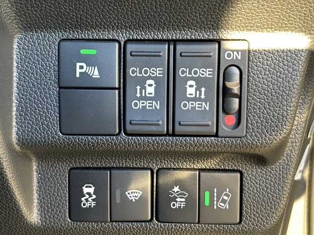 ホンダ フリード G ホンダセンシング 静岡県 2021(令3)年 4.1万km プラチナホワイトパール 純正ナビ/DVD/CD/AM/FM/フルセグ/SD/Bluetooth/USB/ipod/HDMI/主要装備/・純正ナビ　/・コーナーセンサー　/・バックカメラ　/・ＥＴＣ　/・オートライト　/・レーダークルコン　/・両側パワースライドドア　/・ドライブレコーダー　/・プッシュスタート　/・ＬＥＤヘッドライト　/・レーンキープ　/・シートヒーター/・衝突軽減システム/・盗難防止装置/・横滑り防止装置/・純正アルミホイール/・ウォークスルー