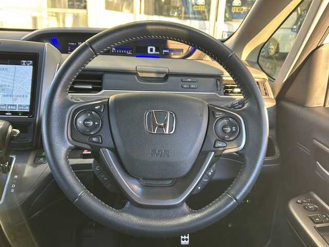 ホンダ フリード G ホンダセンシング 静岡県 2021(令3)年 4.1万km プラチナホワイトパール 純正ナビ/DVD/CD/AM/FM/フルセグ/SD/Bluetooth/USB/ipod/HDMI/主要装備/・純正ナビ　/・コーナーセンサー　/・バックカメラ　/・ＥＴＣ　/・オートライト　/・レーダークルコン　/・両側パワースライドドア　/・ドライブレコーダー　/・プッシュスタート　/・ＬＥＤヘッドライト　/・レーンキープ　/・シートヒーター/・衝突軽減システム/・盗難防止装置/・横滑り防止装置/・純正アルミホイール/・ウォークスルー