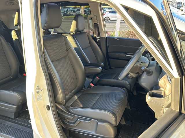 ホンダ フリード G ホンダセンシング 静岡県 2021(令3)年 4.1万km プラチナホワイトパール 純正ナビ/DVD/CD/AM/FM/フルセグ/SD/Bluetooth/USB/ipod/HDMI/主要装備/・純正ナビ　/・コーナーセンサー　/・バックカメラ　/・ＥＴＣ　/・オートライト　/・レーダークルコン　/・両側パワースライドドア　/・ドライブレコーダー　/・プッシュスタート　/・ＬＥＤヘッドライト　/・レーンキープ　/・シートヒーター/・衝突軽減システム/・盗難防止装置/・横滑り防止装置/・純正アルミホイール/・ウォークスルー