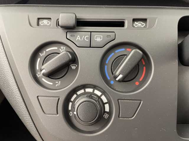 日産 デイズ S 岐阜県 2021(令3)年 0.5万km スターリングシルバーM 純正カーオディオ/AM/FM/BT/USB/バックカメラ/衝突軽減ブレーキ/踏み間違い防止アシスト/オートライト/ハイビームアシスト/アイドリングストップ/クリアランスソナー/純正フロアマット/サイドバイザー