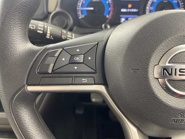 日産 デイズ S 岐阜県 2021(令3)年 0.5万km スターリングシルバーM 純正カーオディオ/AM/FM/BT/USB/バックカメラ/衝突軽減ブレーキ/踏み間違い防止アシスト/オートライト/ハイビームアシスト/アイドリングストップ/クリアランスソナー/純正フロアマット/サイドバイザー