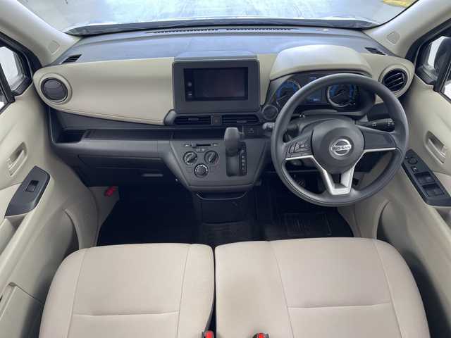 日産 デイズ S 岐阜県 2021(令3)年 0.5万km スターリングシルバーM 純正カーオディオ/AM/FM/BT/USB/バックカメラ/衝突軽減ブレーキ/踏み間違い防止アシスト/オートライト/ハイビームアシスト/アイドリングストップ/クリアランスソナー/純正フロアマット/サイドバイザー