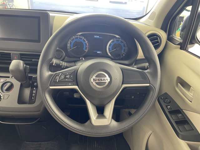 日産 デイズ S 岐阜県 2021(令3)年 0.5万km スターリングシルバーM 純正カーオディオ/AM/FM/BT/USB/バックカメラ/衝突軽減ブレーキ/踏み間違い防止アシスト/オートライト/ハイビームアシスト/アイドリングストップ/クリアランスソナー/純正フロアマット/サイドバイザー