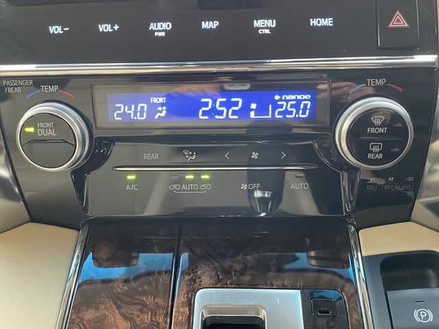 トヨタ ヴェルファイア V 栃木県 2020(令2)年 4.6万km ホワイトパールクリスタルシャイン 純正ディスプレイオーディオ/・NSZN-Z68T/・Bluetooth /・TV フルセグ/・バックカメラ/追従式クルーズコントロール/WAC/両側パワースライドドア/電動バックドア/ドライブレコーダー/ETC/オートブレーキホールド/電動パーキング/リアサンシェード/レザーシート/シートヒーター/シートクーラー/パワーシート/衝突被害軽減システム/コーナーセンサー/LEDヘッドライト/オートライト/盗難防止装置