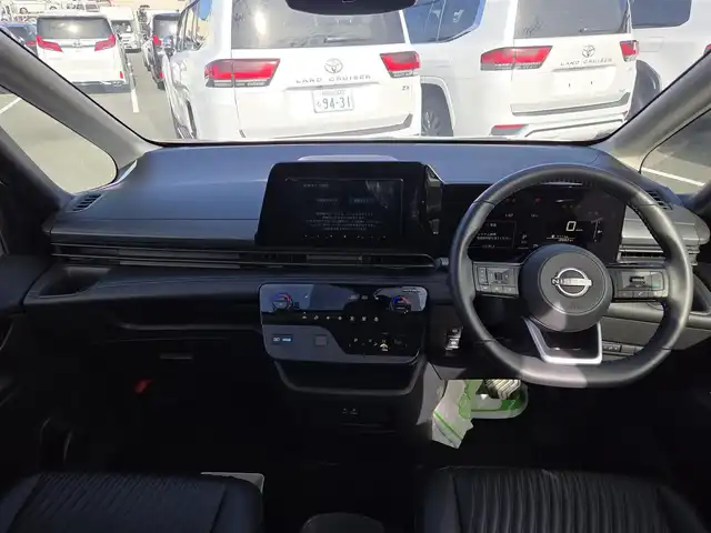 日産 セレナ e－パワー オーテック 福岡県 2023(令5)年 1.9万km パールⅡ カロッツェリアナビ/両側ハンズフリーパワースライドドア/全周囲カメラ/ビルトインETC/プロパイロット/エマージェンシーブレーキ/車線逸脱防止支援システム/後退時車両検知警報/衝突回避ステアリングアシスト/デジタルルームミラー/LEDヘッドランプ/革巻きステアリング/ステアリングヒーター/ブラック合皮シート/前席/2列目シートヒーター/2列目キャプテンシート/純正16インチアルミホイール/スマートキー/プッシュエンジンスターター/禁煙車